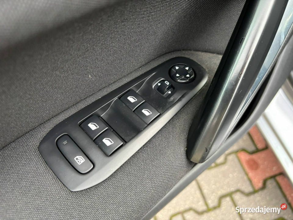 Peugeot 308 hatchback 16 HDI 120 Nawigacja Hak klimatyzacja Lipówki