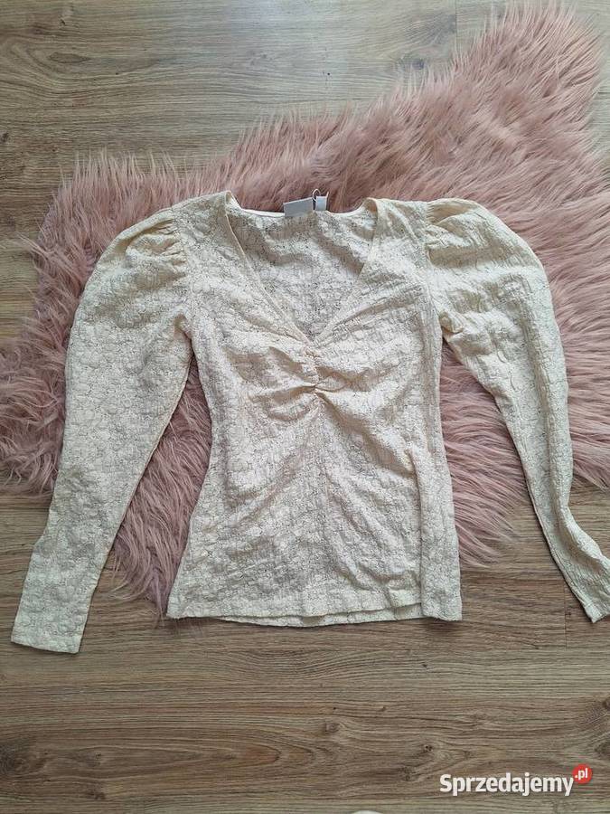 Ażurowa koronkowa bluzka z długim rękawem