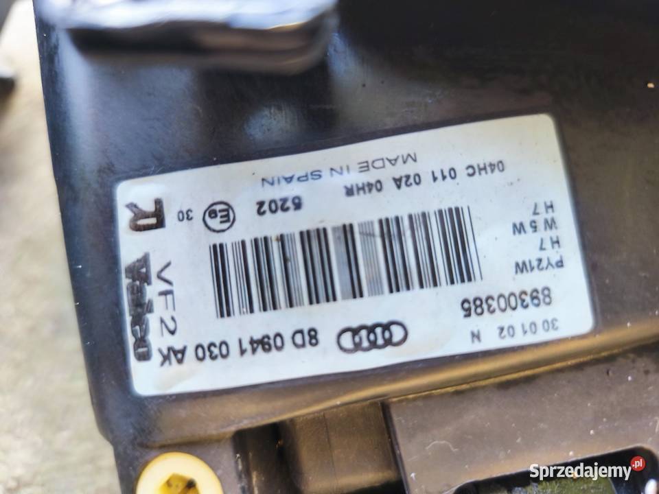Audi a4 B5 lampy przód przednie sprzedam