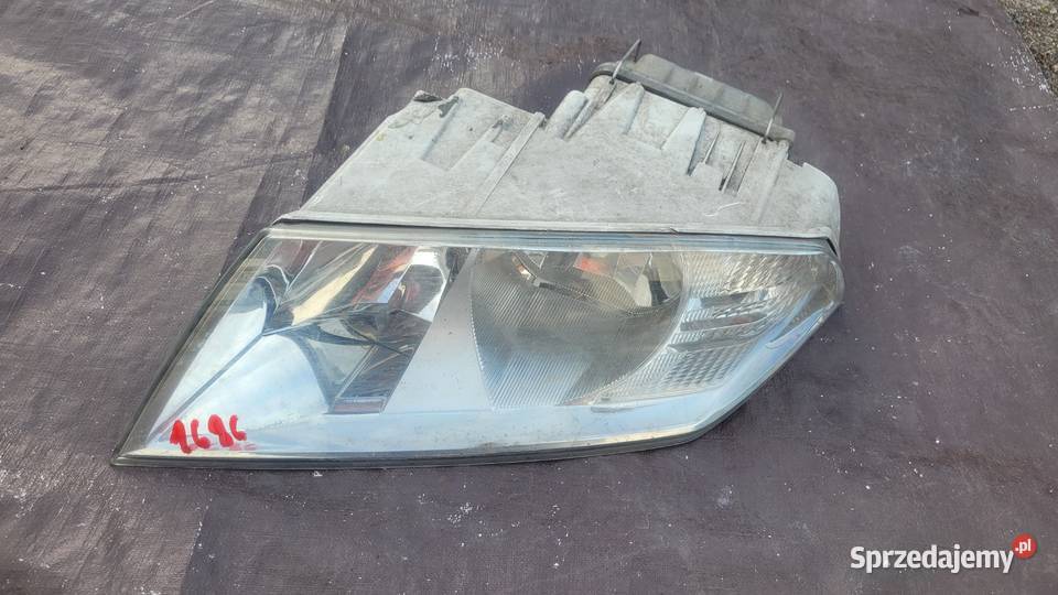 SKODA OCTAVIA II LAMPA LEWA PRZOD REFLEKTOR LEWY Ruda Śląska