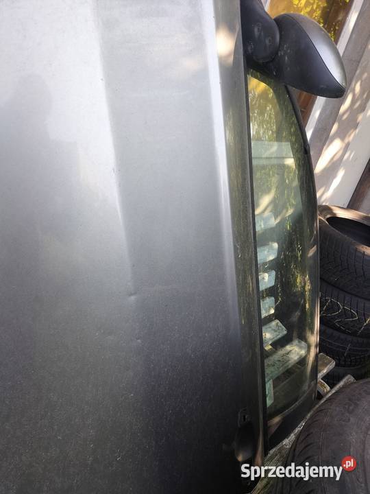 Alfa Romeo 147 3d Drzwi lewe angol części blacharskie Nisko