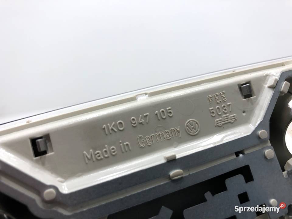 LAMPA SUFITOWA VW GOLF VI 1K0947105 Kombi 0914