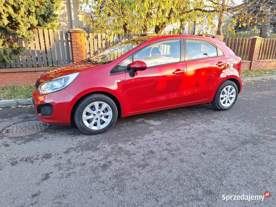 SPROWADZONYSERWISOWANYKLIMATYZACJAMAŁY PRZEBIEG Hatchback sprzedam