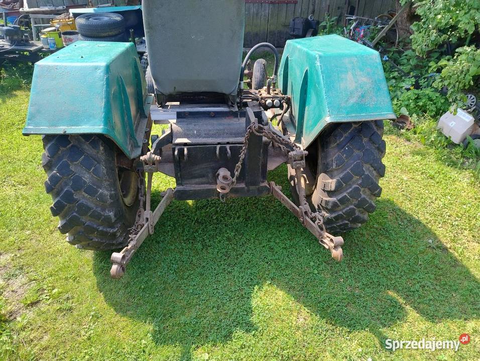 Papaj es 18 Przyłogi