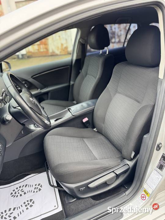 Toyota Avensis 18 147 Benzyna 2009r Pisz