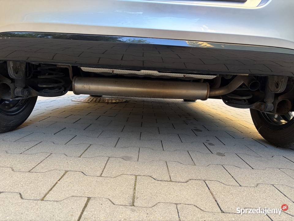 Toyota auto niski przebieg skóra wyposażenie światła LED Zamość sprzedam