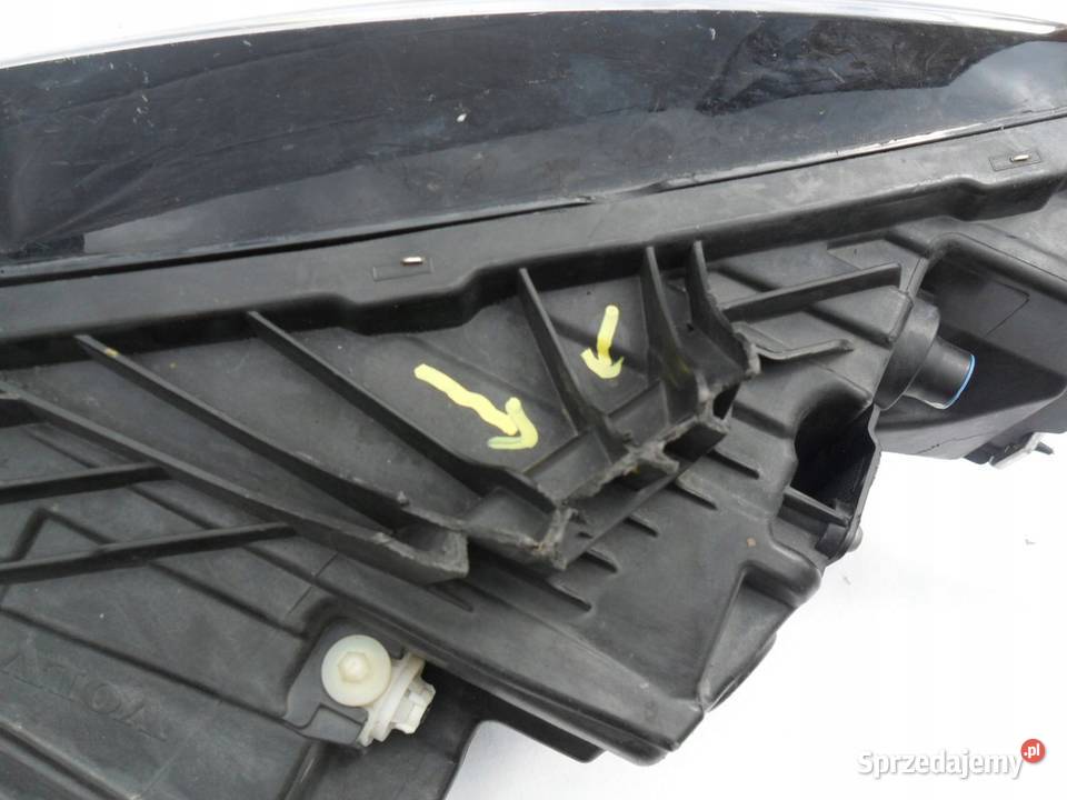 Volvo S60 V60 reflektor prawy przedni lampa