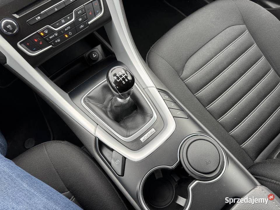 Ford Mondeo 15 BENZYNA Klimatronik Nawigacja