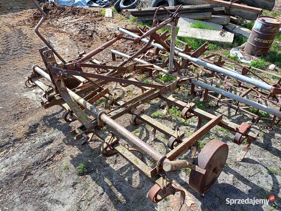 Kultywator z wałkiem 240