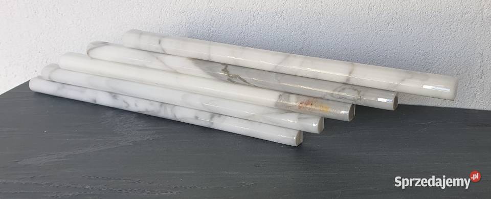 Wałek marmurowy ozdobny ścienny Bianco Calacatta Bielawa