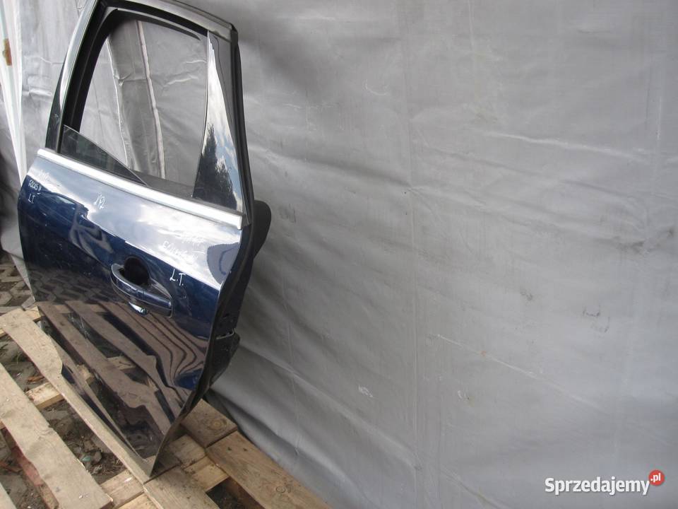 FORD FOCUS MK3 III 12r drzwi lewe tył kompletne Drzwi