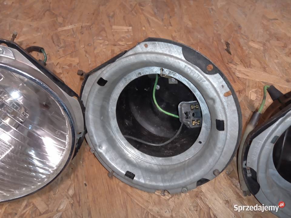 FSO Fiat 125P obudowy miski przednich lamp Strzegom