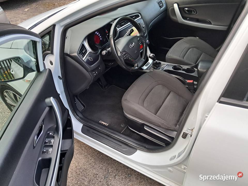KIA CEED 2 Kombi 16 crdi 136 kmSzawajcaria Kielce sprzedam