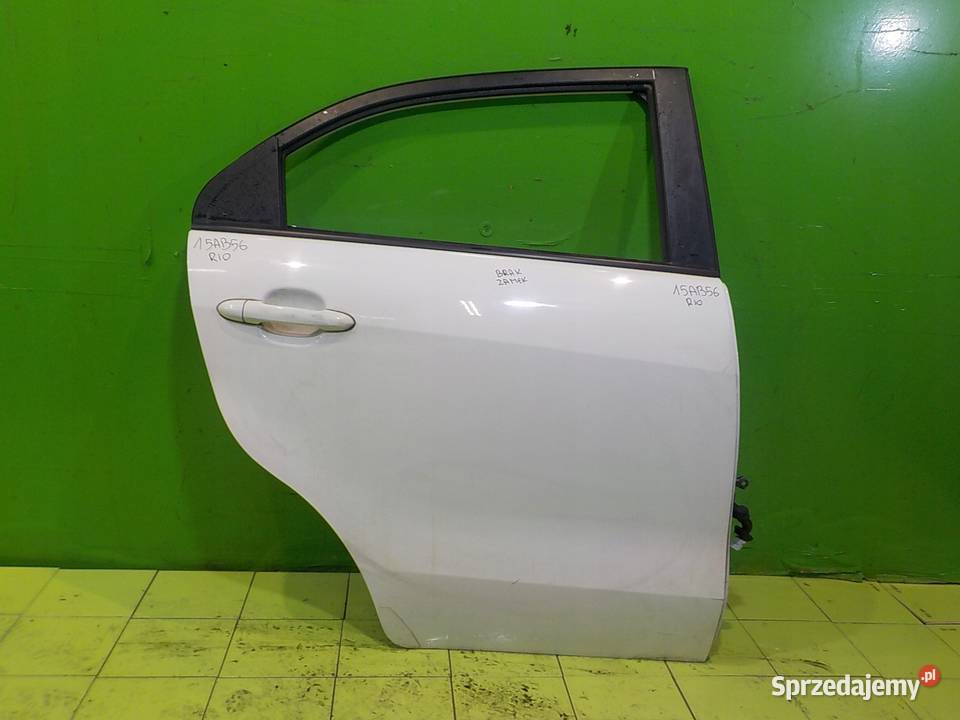 VW TOURAN I LIFT 20 TDI 09r 5D drzwi prawe tyl Suków