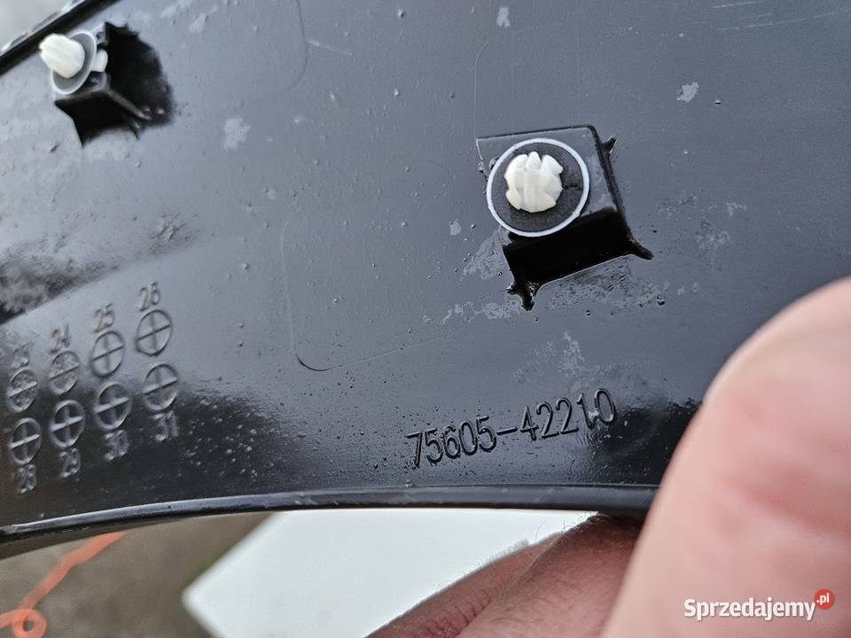 TOYOTA BZ4X LISTWA BŁOTNIKA PRAWY TYŁ PRAWA Międzychód