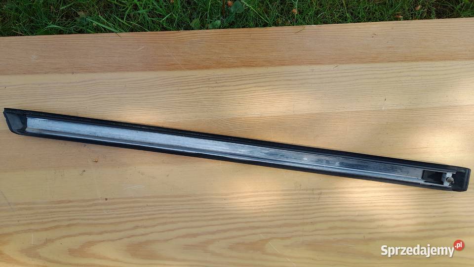 BMW 3 E30 LISTWA DRZWI TYLNA LEWA 19047715113 Goleniów