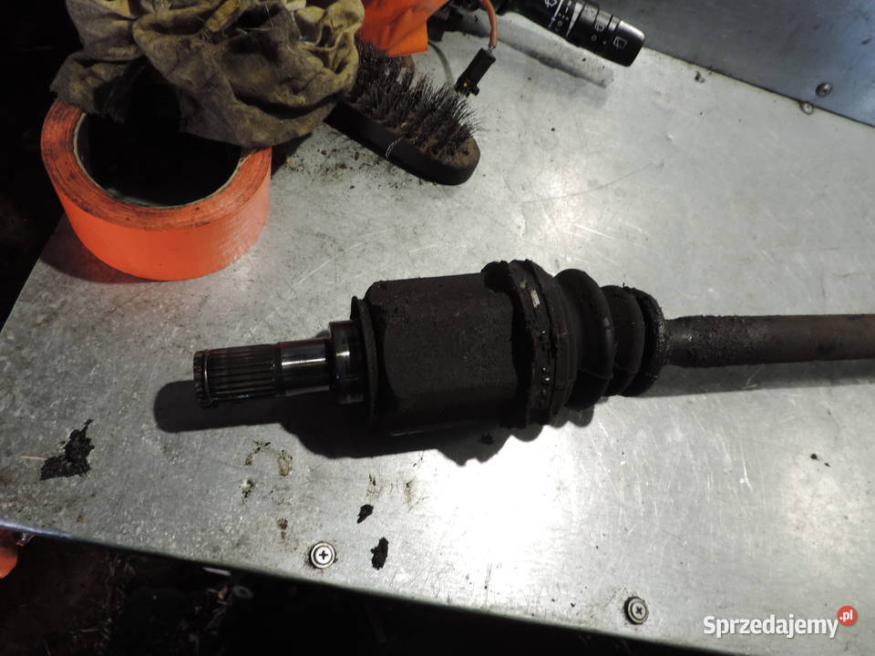 KIA CEED I FL 14 B PÓŁOŚ PRAWY PRZÓD MANUAL Rok produkcji 2010 sprzedam