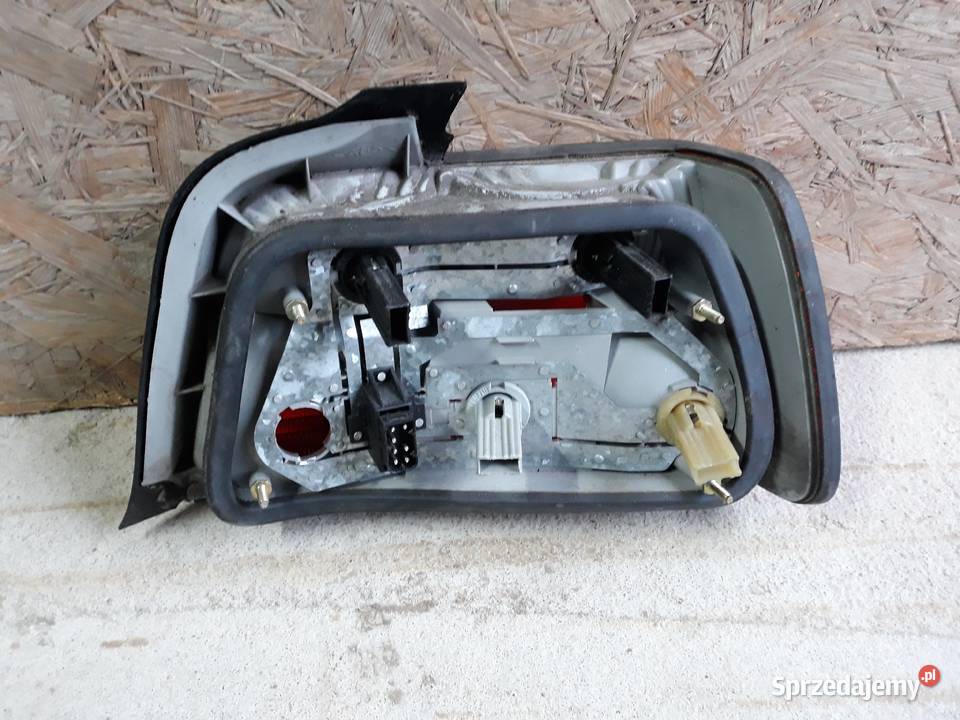 BMW E36 LAMPA LEWA TYLNA LEWY TYŁ Międzychód