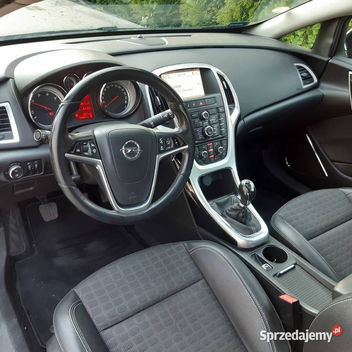 Opel Astra GTC j 17 cdti