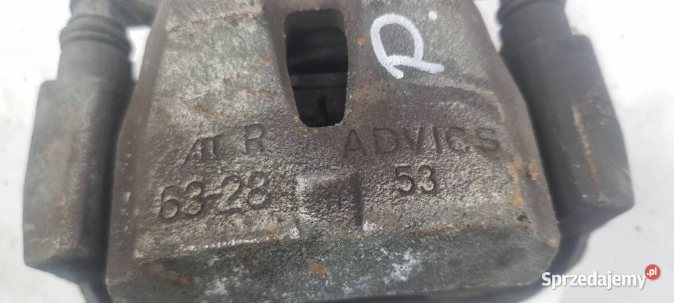 ZACISK HAMULCOWY PRZÓD PRAWY TOYOTA AURIS II osobowe Lipno