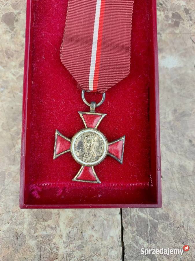 Krzyż odznaczenie im Janka Krasickiego w pudełku