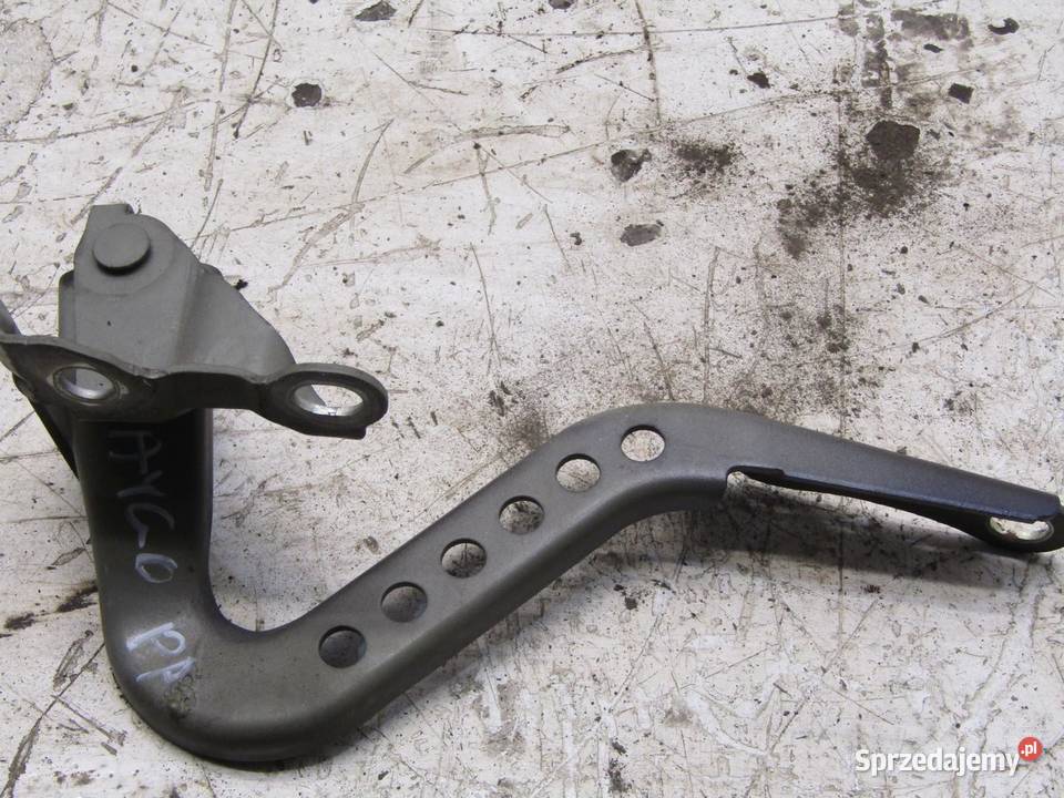 ZAWIAS MASKI PRAWY PRZÓD PRZEDNI 8R7 TOYOTA AYGO