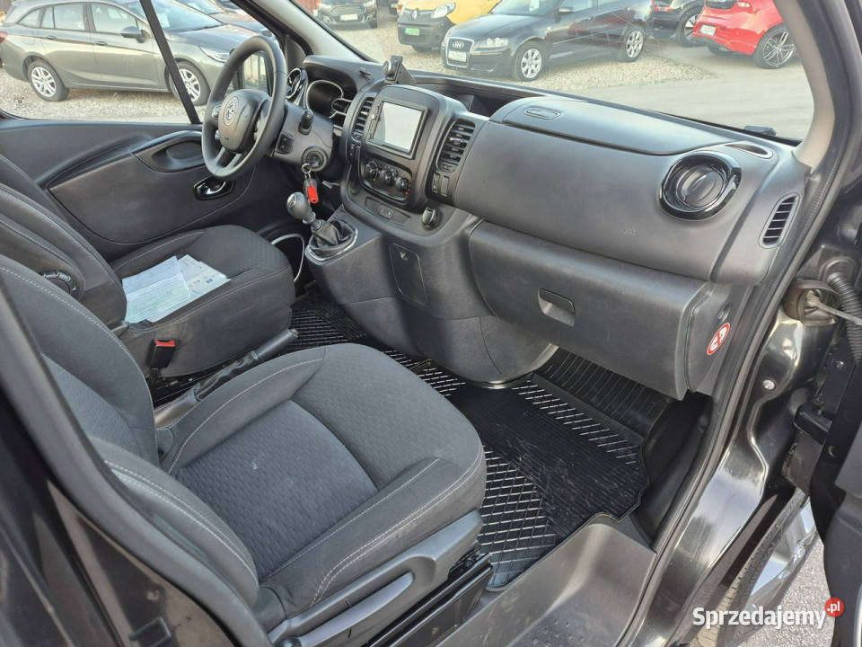 Opel Vivaro 16CDTI Dubel Kabina Brygadówka czarny Gniewkowo