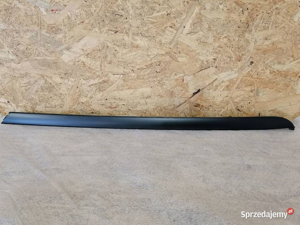 BMW X3 E83 LISTWA USZCZELKA SZYBY CZOŁOWEJ PRAWA Pleszew
