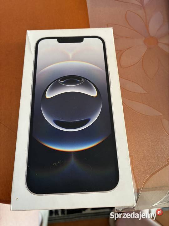Nowy iPhone 16e Robakowo