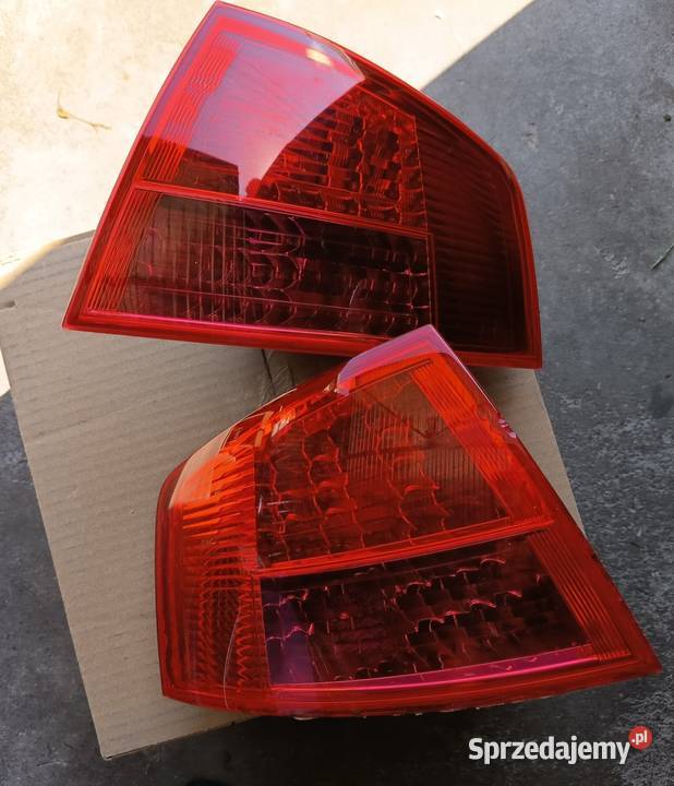 Lampy tył narożne Audi A8 S8 D3 4E0 lewa prawa Lampy tylne Lubaczów