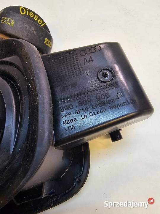 KLAPKA WLEWU PALIWA AUDI A4 B9 8W0809906A LY9T Przystajń