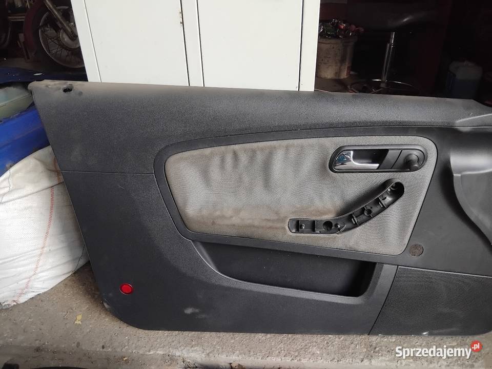 Boczek tapicerka drzwi lewy kierowcy Seat Ibiza