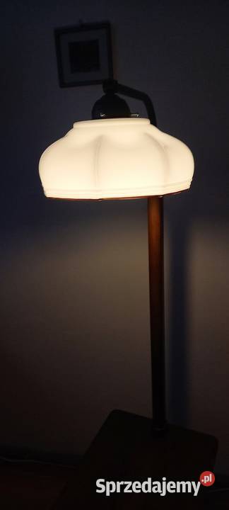 Lampa podłogowa ze stolikiem w stylu Art Deco na Skierniewice