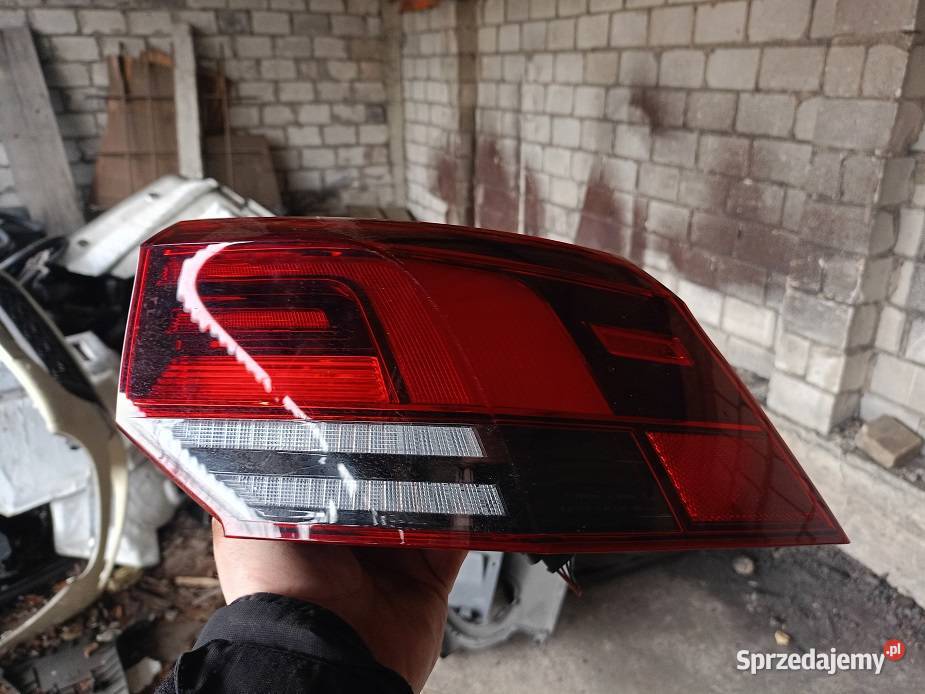Lampa tył w błotnik lewa prawa GOLF VIII 8 sprzedam