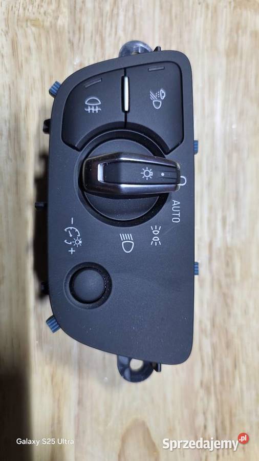 WLACZNIK SWIATEL 4M0941531AN Nysa