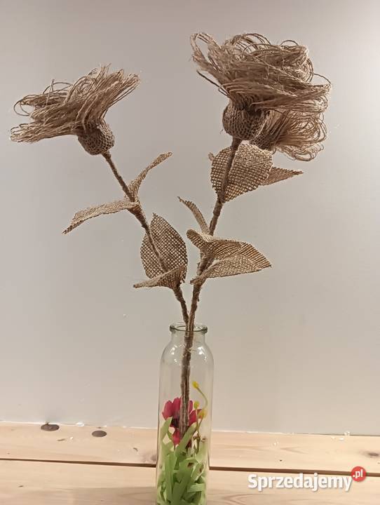 Kwiatybukiet trzech róż z juty Skawina