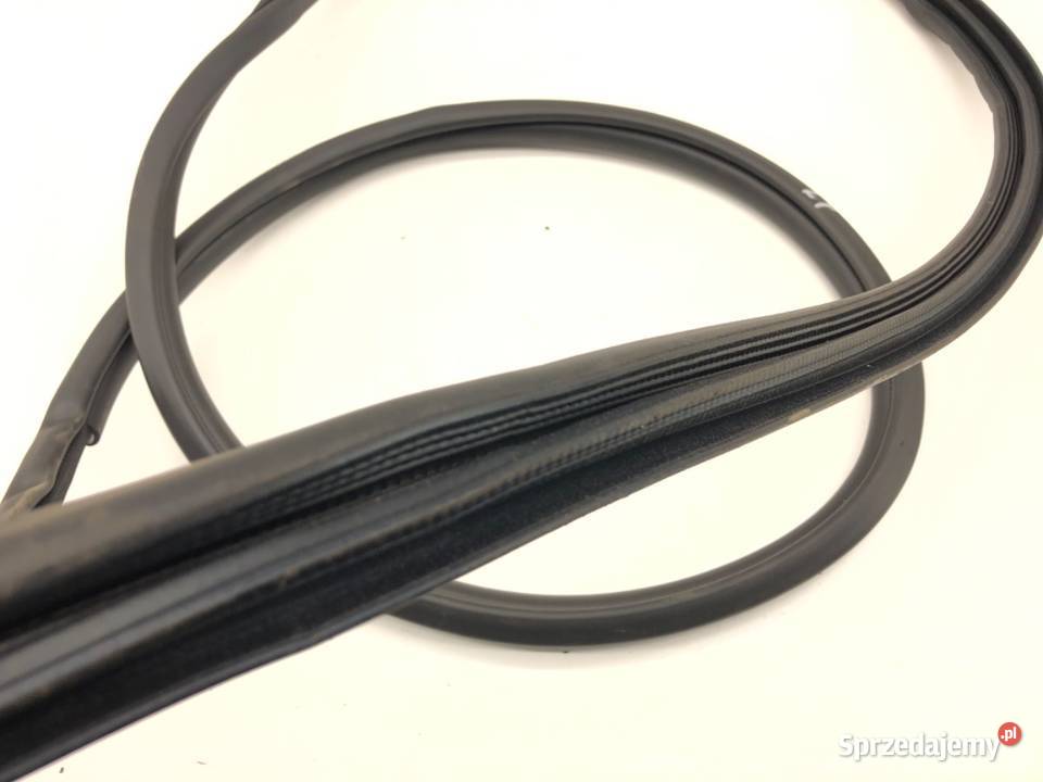 USZCZELKA DRZWI PRZÓD LEWA LEXUS LBX Crossover