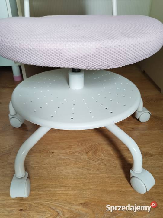 Krzesło do biurka Vimund Ikea różowe fotel