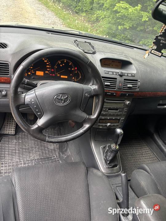 Sprzedam Toyota avensis srebrny Szynwałd sprzedam