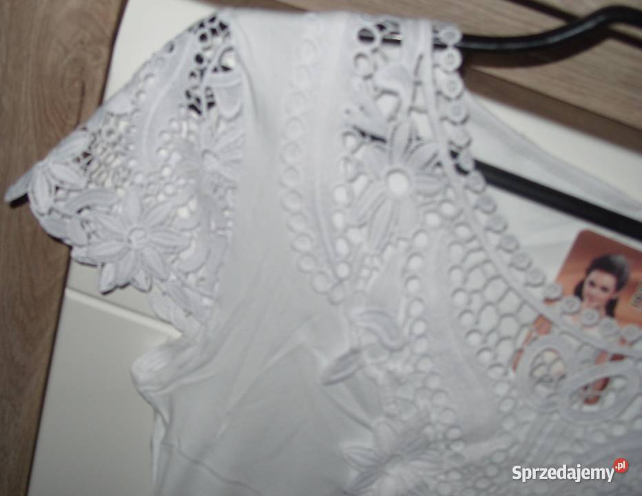 NOWA Elegancka bluzeczka IDEAL z Gipiurą r ML Bluzki i koszule