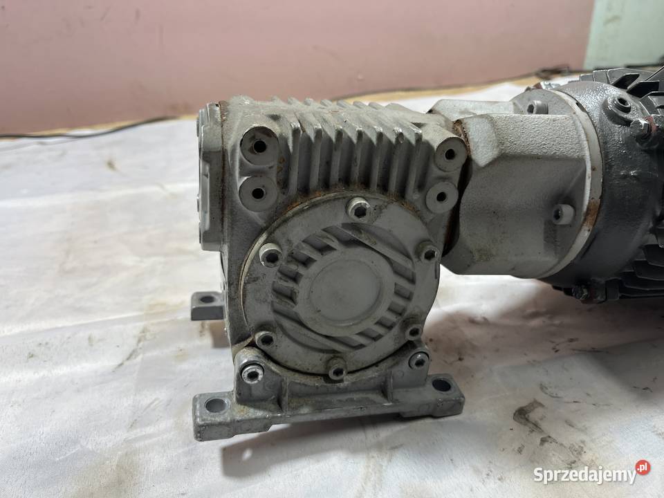 Motoreduktor Silnik z przekładnią Lenze 230V Brańsk