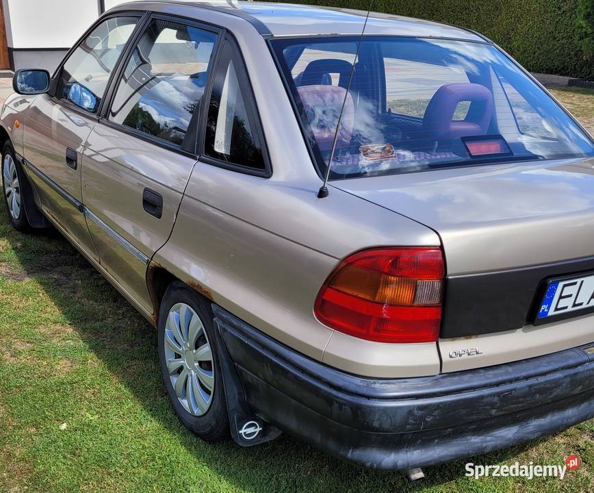 Sprzedam Opla Astrę Sedan 60KM Astra