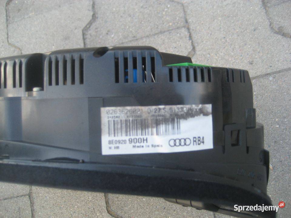 audi a4 b6 malysz 0104r 18 benzyna turbo licznik Liczniki i zegary Rakoniewice sprzedam