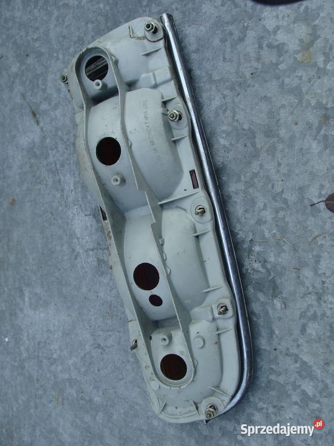 Toyota Celica 7377r lampa tylna prawa KOITO Goleniów