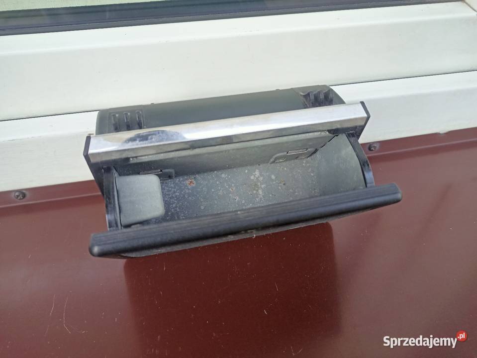 Mercedes W124 E klasa popielniczka tylnych drzwi Sieradz