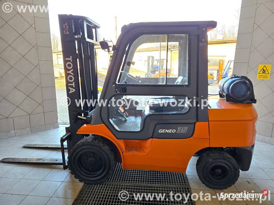 Wózek widłowy TOYOTA 7FGJF35 kabina 3500 TOYOTA Mysłowice