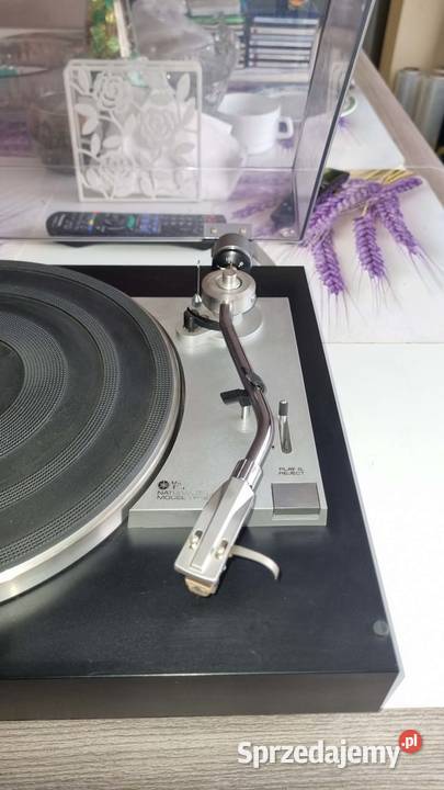 Gramofon Yamaha YP211 Belt Drive Półautomat Warta