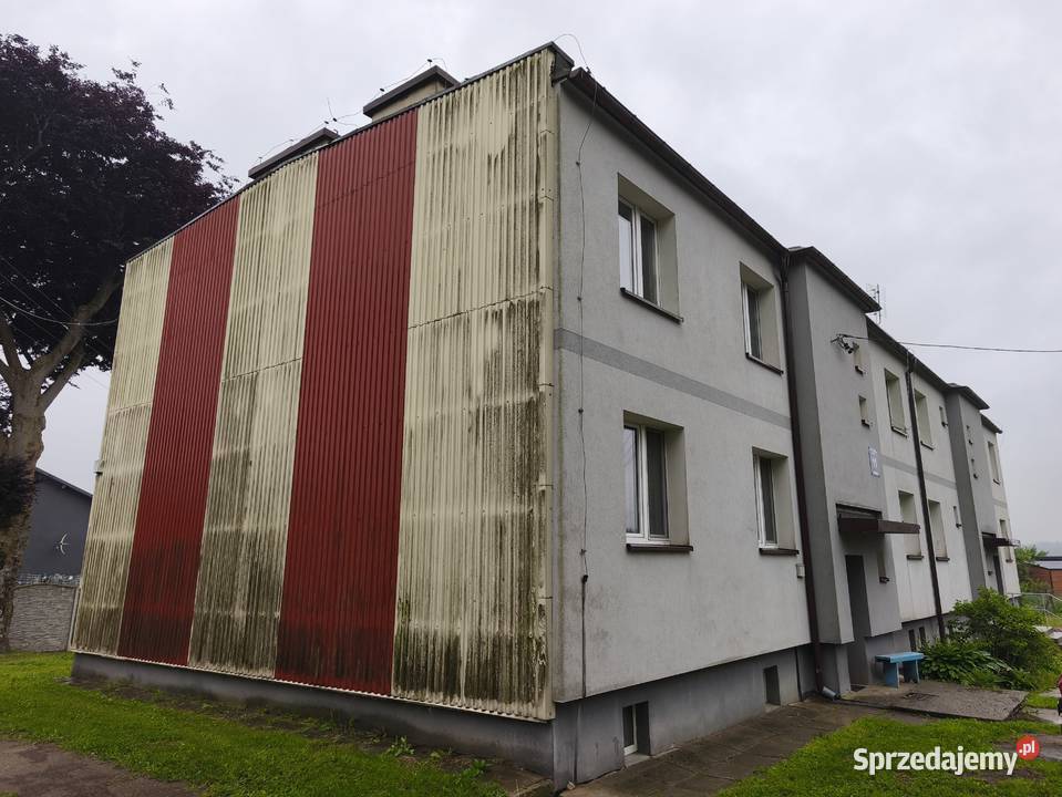 Z dużą piwnicą i garażem w balkon Dzięcielec