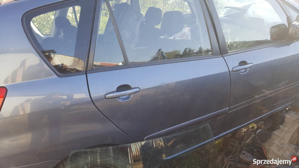 Corolla Verso 2003 części części blacharskie Sławno