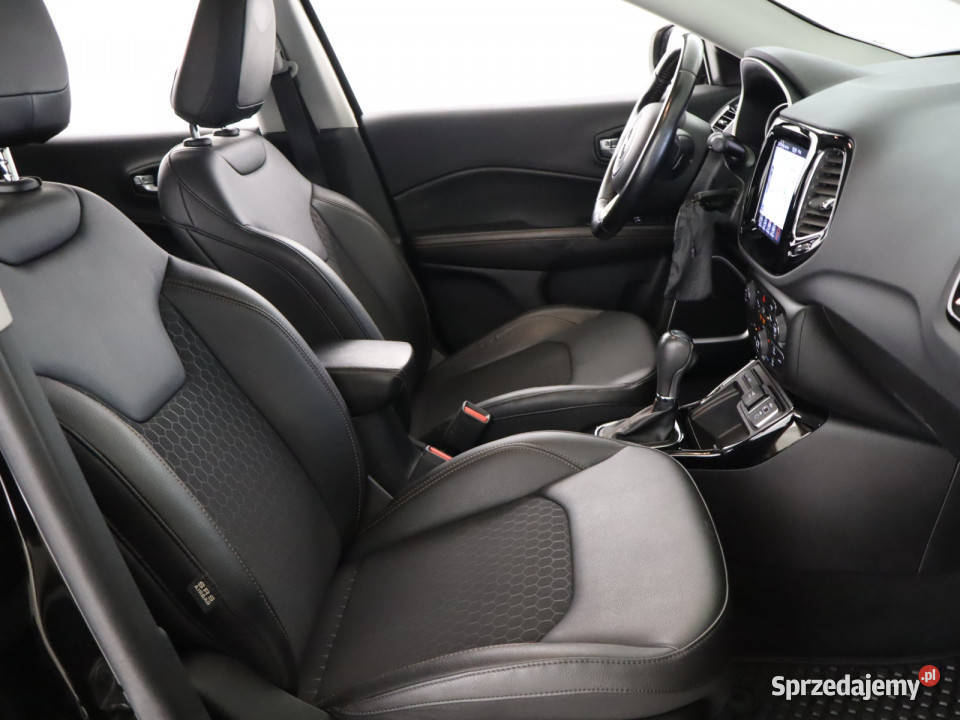 Jeep Compass 13 TGDI benzyna Bielany Wrocławskie
